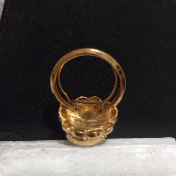 Vintage Avon French Locket Ring, Size 7-8, built in sizer - Picture 3 of 3